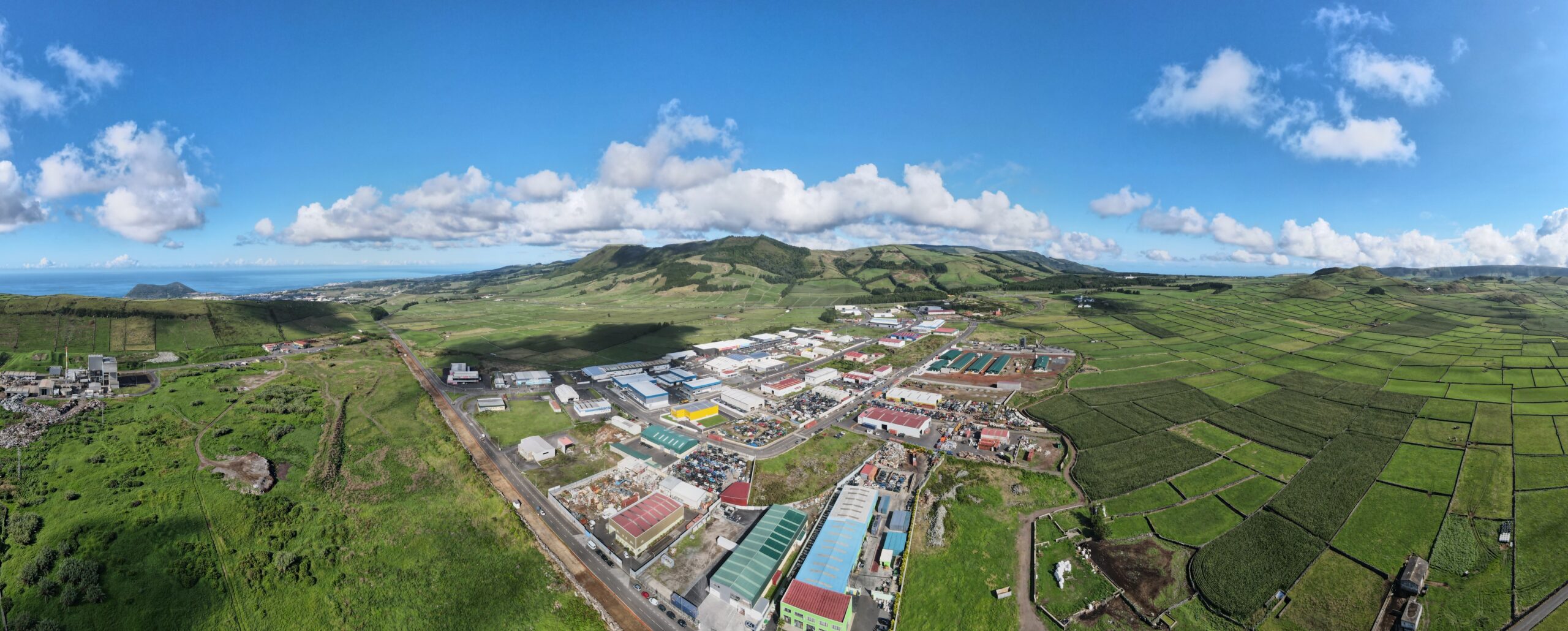 Fotografia aérea do Parque Industrial de Angra do Heroísmo
