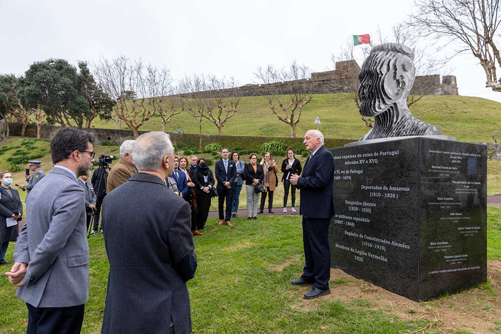 Inauguração do monumento: “Aos presos políticos, desterrados e deportados”