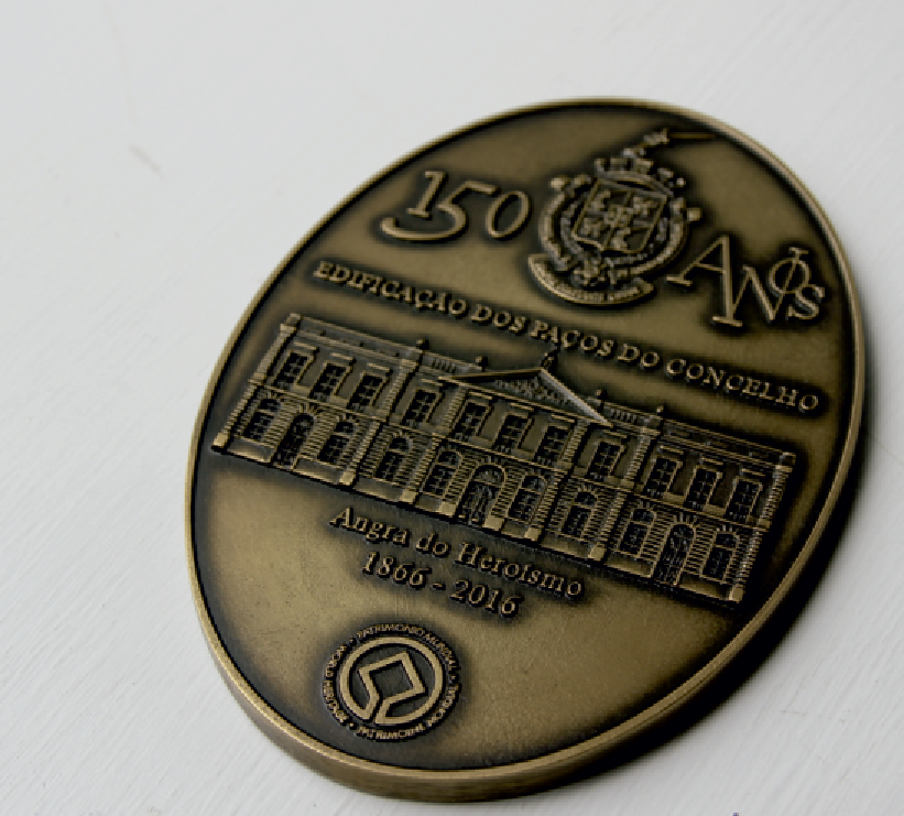 Medalha «150 anos da edificação dos Paços do Concelho de Angra do Heroísmo»