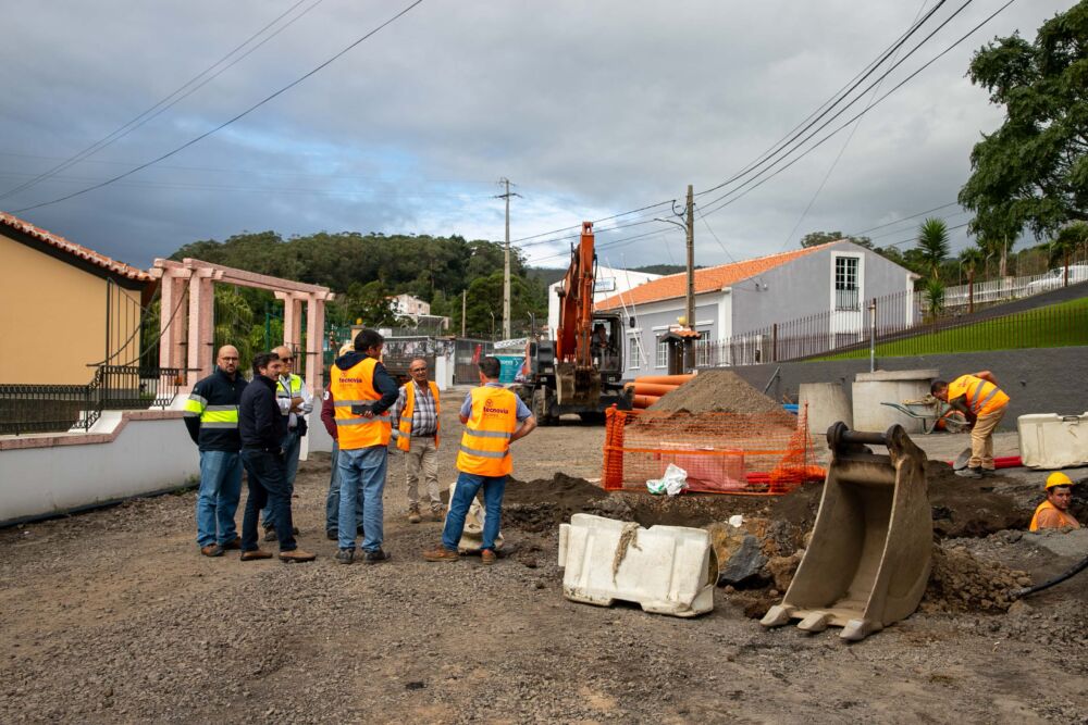 Visita à obra de remodelação das redes de distribuição de água e repavimentação das Figueiras Pretas, freguesia de São Pedro