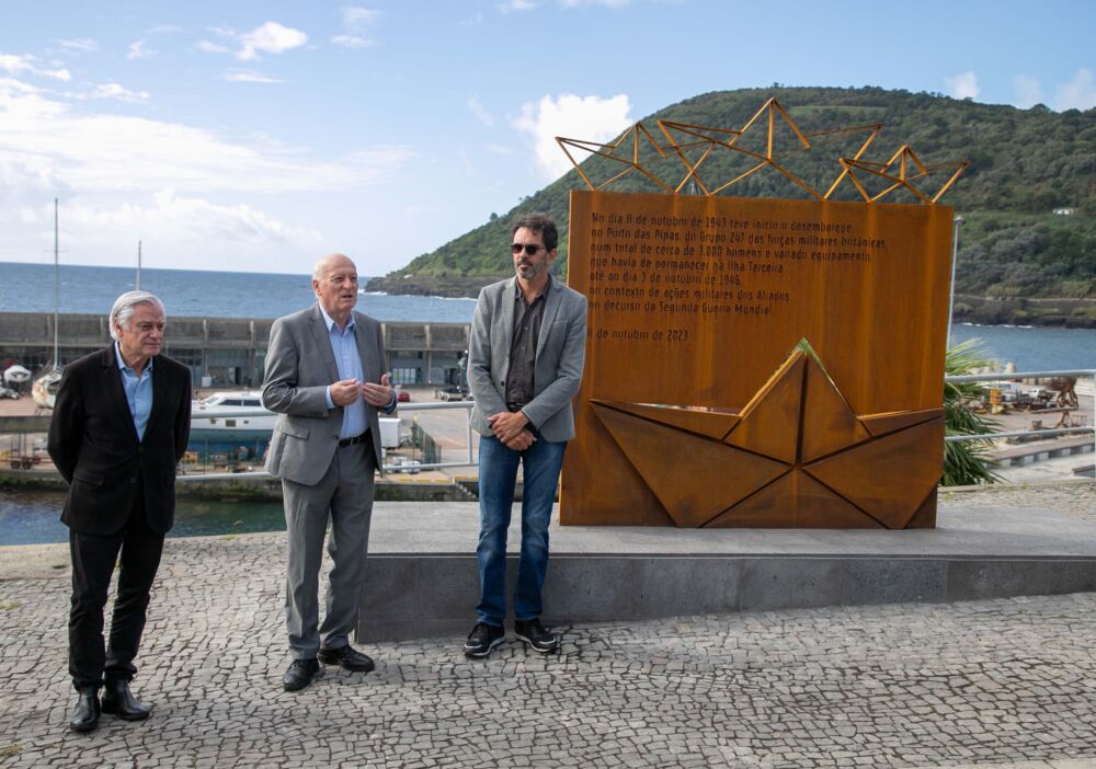 Município de Angra do Heroísmo inaugura monumento que assinala os 80 anos da chegada dos britânicos à Ilha Terceira