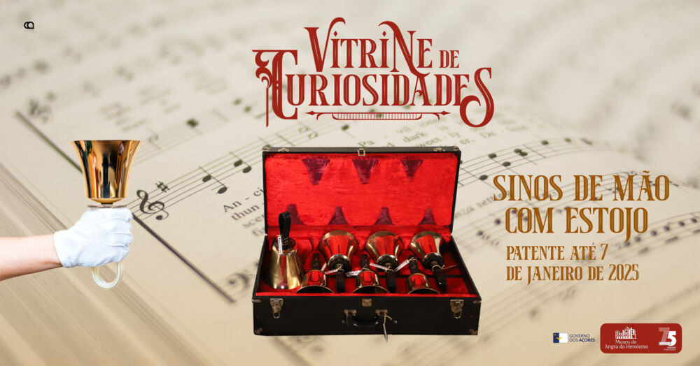 Vitrine de Curiosidades | Conjunto de Sinos de Mão