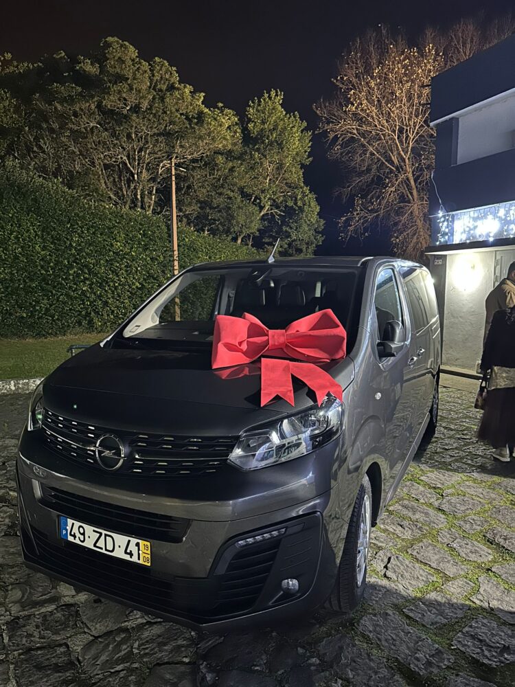 Câmara Municipal de Angra do Heroísmo apoia Filarmónica da Terra Chã com entrega de viatura