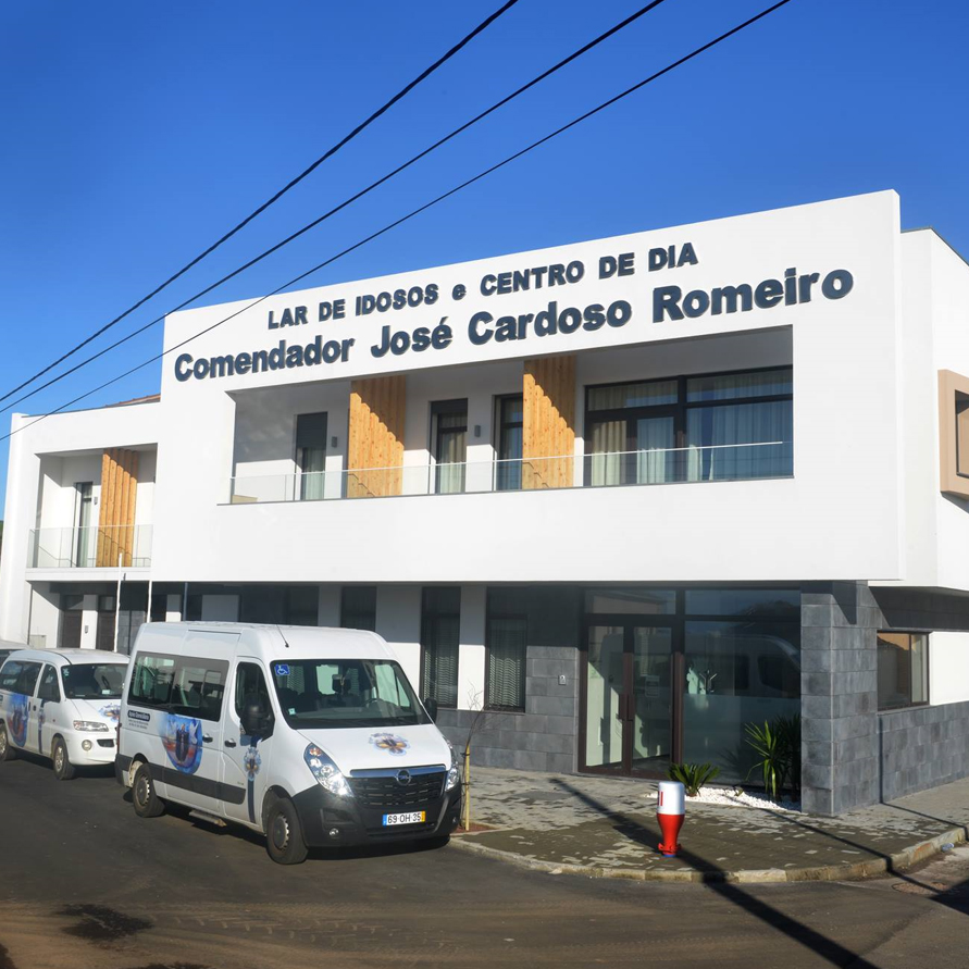 Câmara Municipal presente na tomada de posse dos novos Órgãos Sociais da Santa Casa da Misericórdia da Vila de São Sebastião
