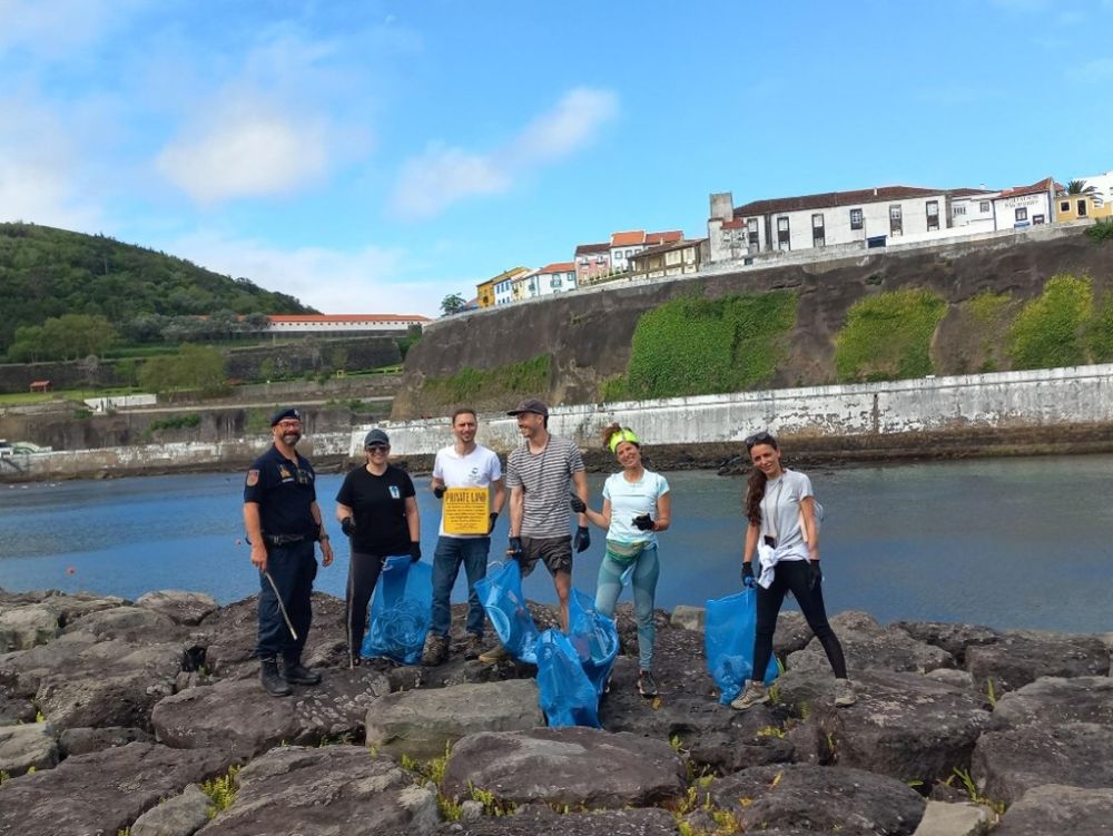 🌊 Limpeza costeira e educação ambiental em Angra do Heroísmo