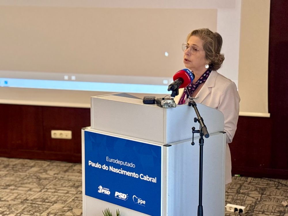 A Presidente da Câmara Municipal de Angra do Heroísmo participou como oradora na conferência sobre relações transatlânticas e o papel dos Açores