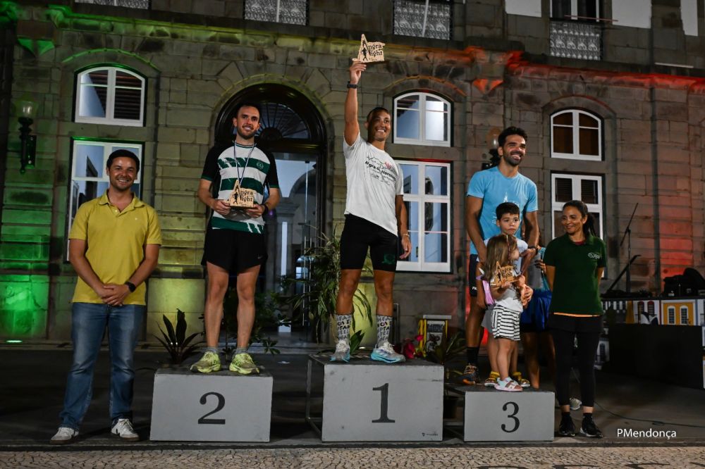 348 participantes percorreram Angra do Heroísmo numa noite que juntou desporto, património e natureza