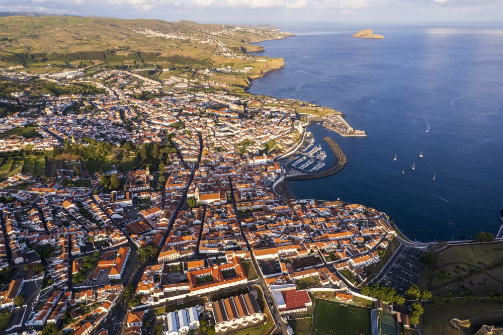 Câmara Municipal de Angra do Heroísmo cria programa de apoio ao comércio tradicional e histórico
